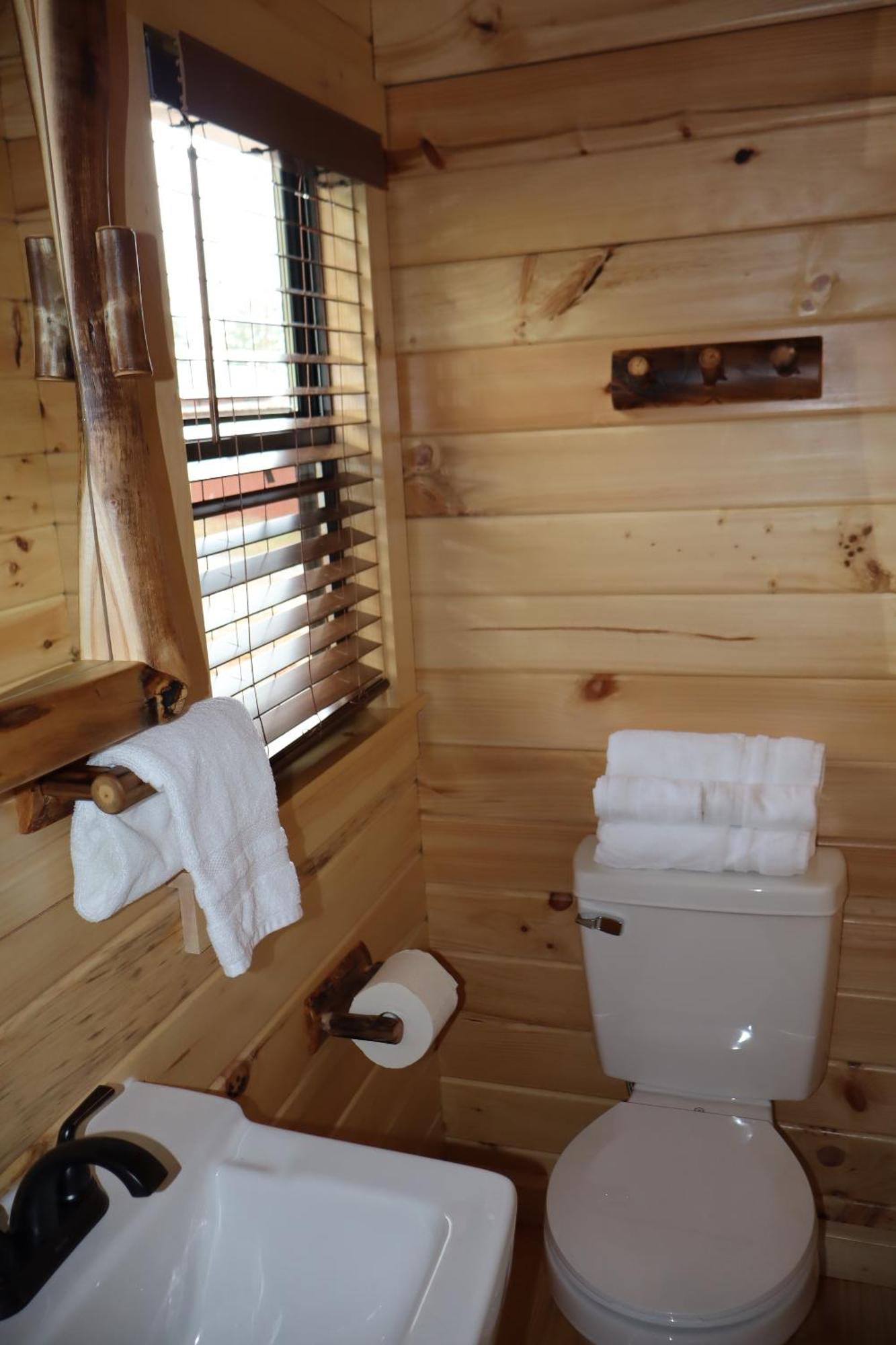 Cowan Creek Lodges سنتر المظهر الخارجي الصورة